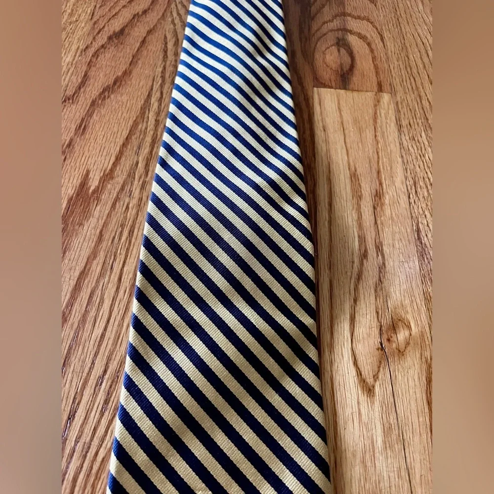 Brooks Brothers Silk Tie blue and gold stripes